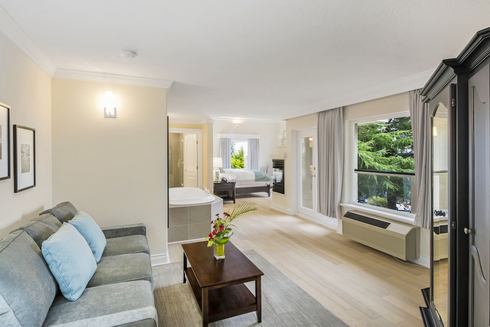 Villa Eyrie Resort 18/44