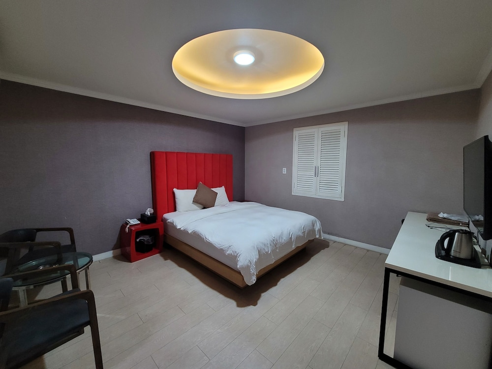 Hotel Tj 16/22