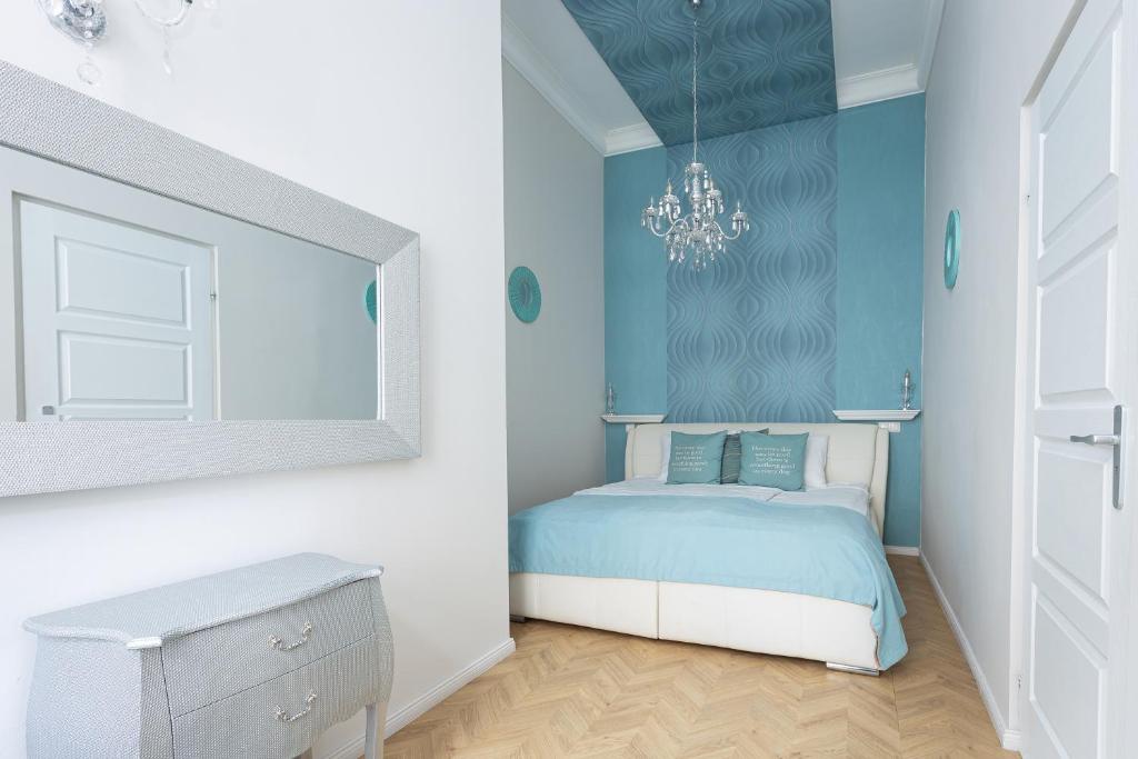 DELUXE, APARTMENT