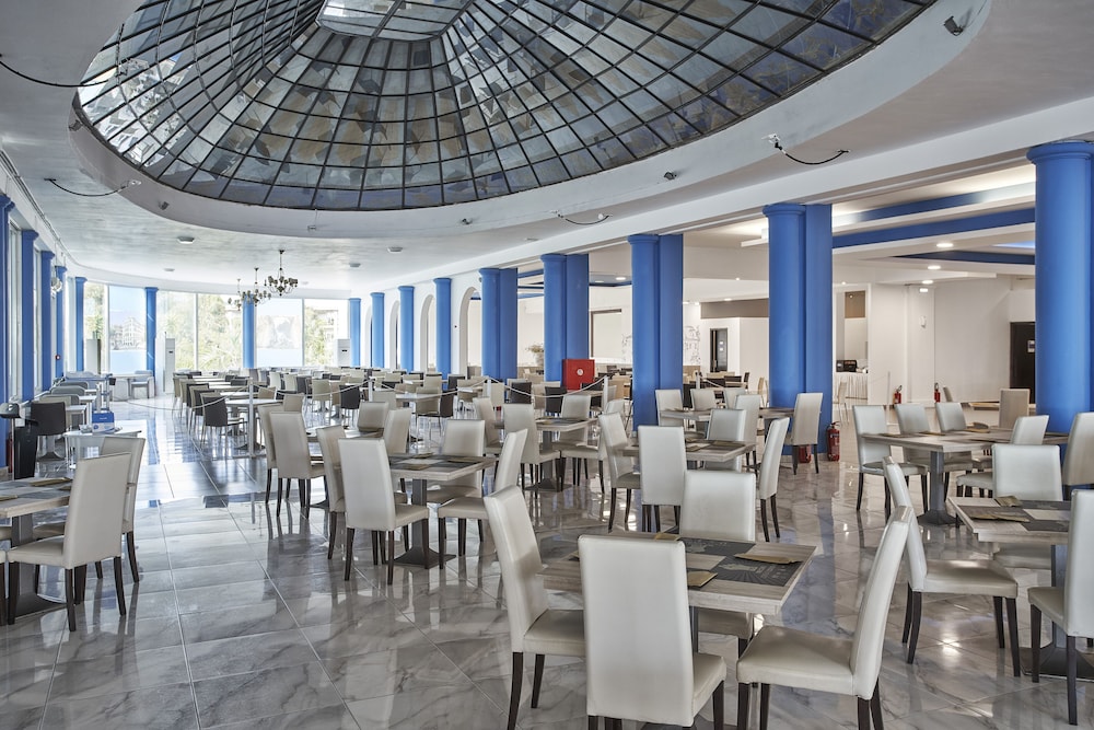 Sandy Beach Resort 45/63