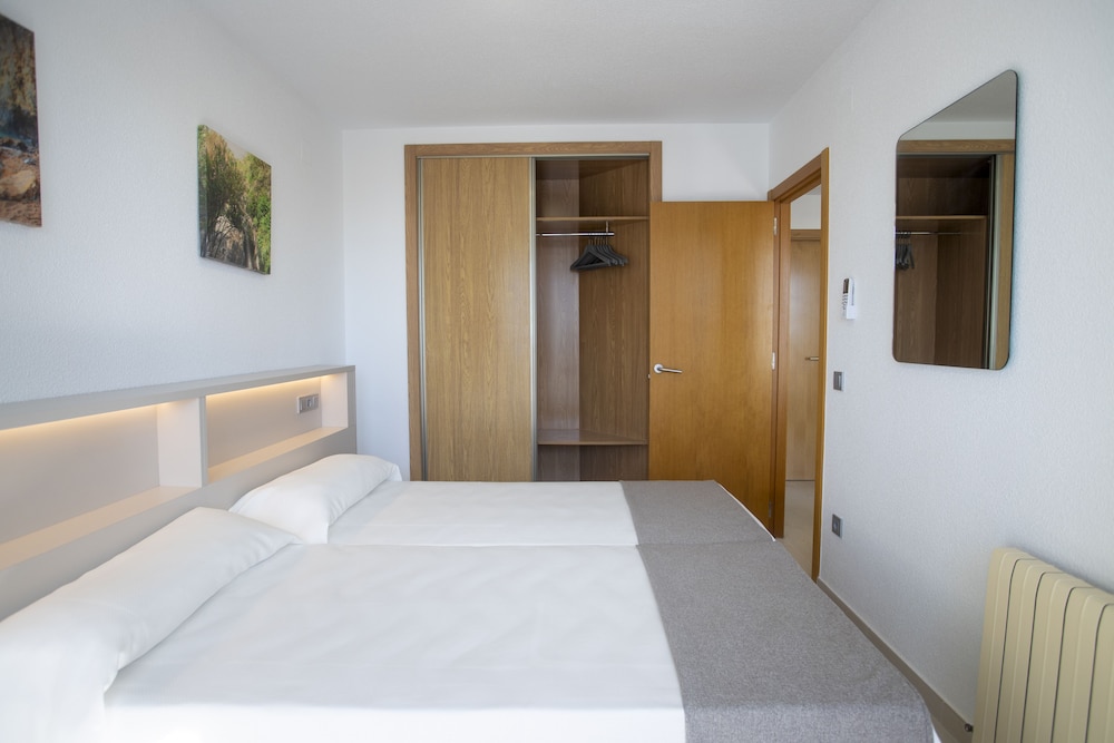 1 BEDROOM, APARTMENT, TERRACE