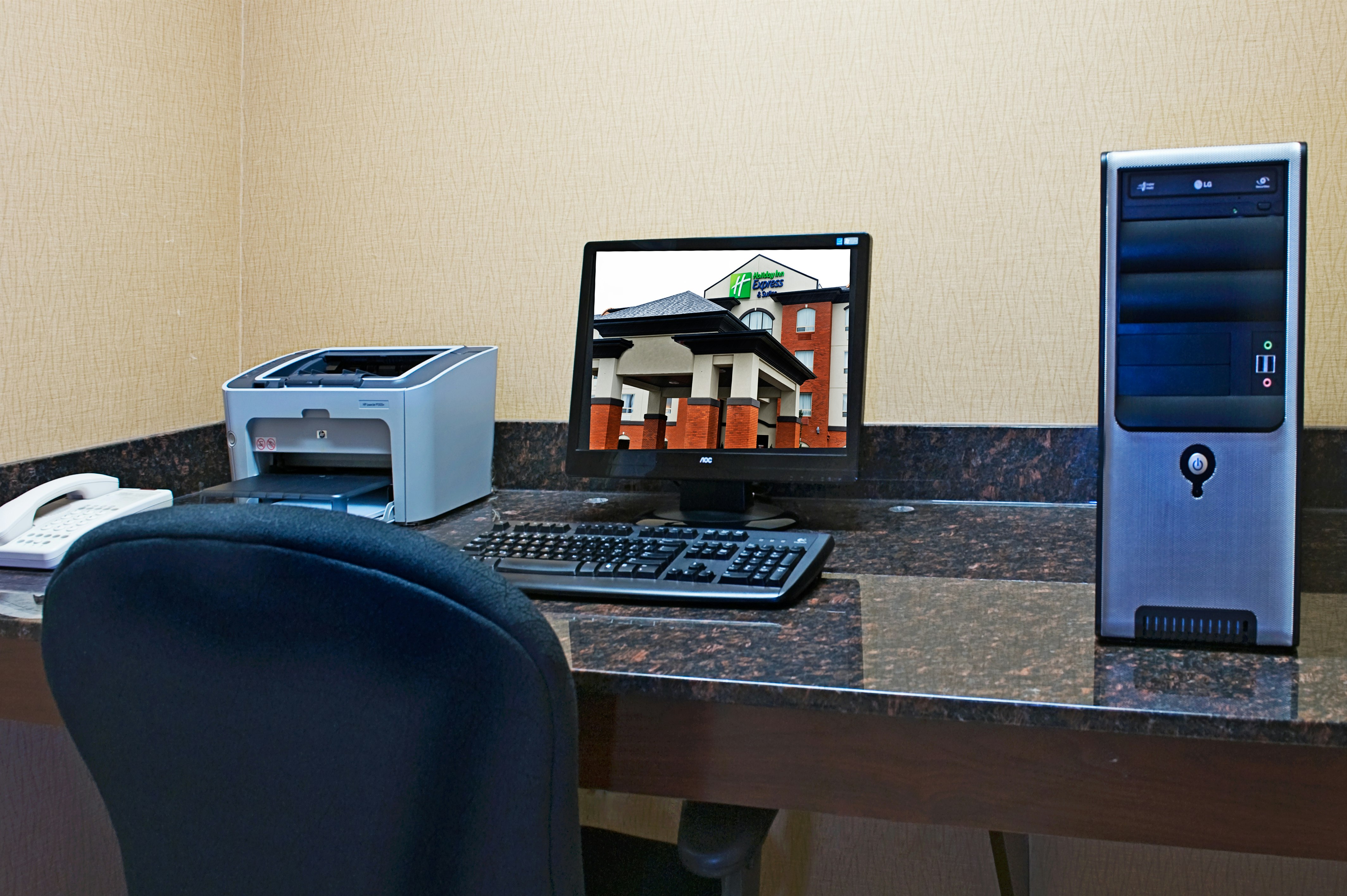 Holiday Inn Express Suites Slave Lake 62/69