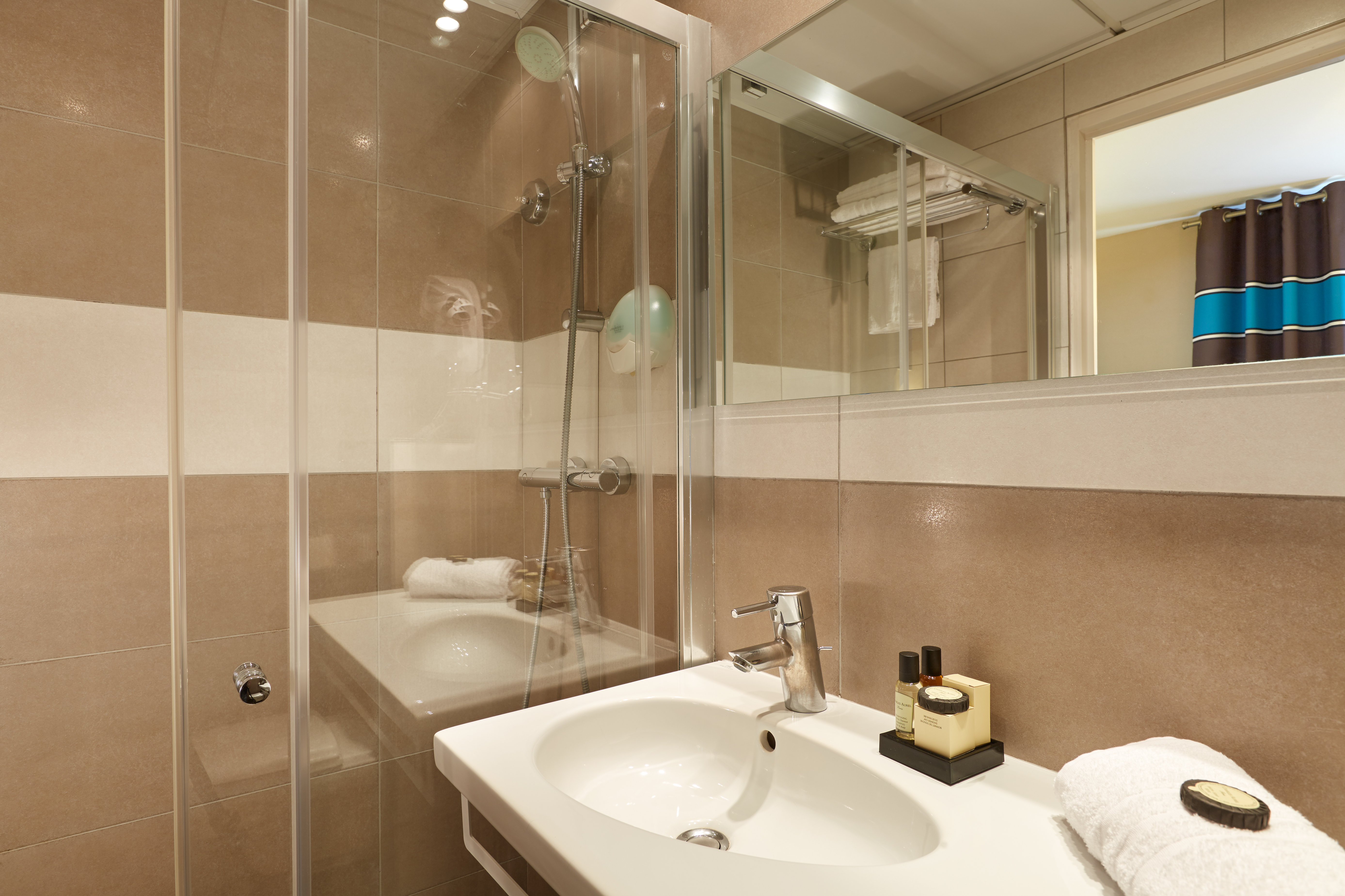 Hotel Beaugrenelle Saint-Charles 57/57