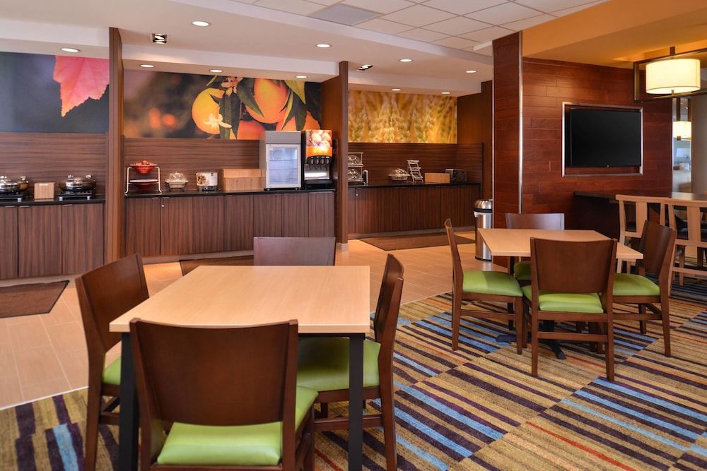 Fairfield Inn And Suites By Marriott Sacramento Airport Woodland 32/44
