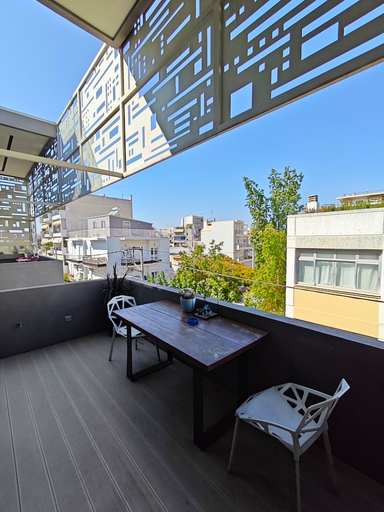 Athina Art Apartments 33/43