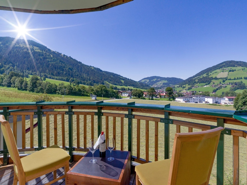HARMONY HOTEL HARFENWIRT 30/38