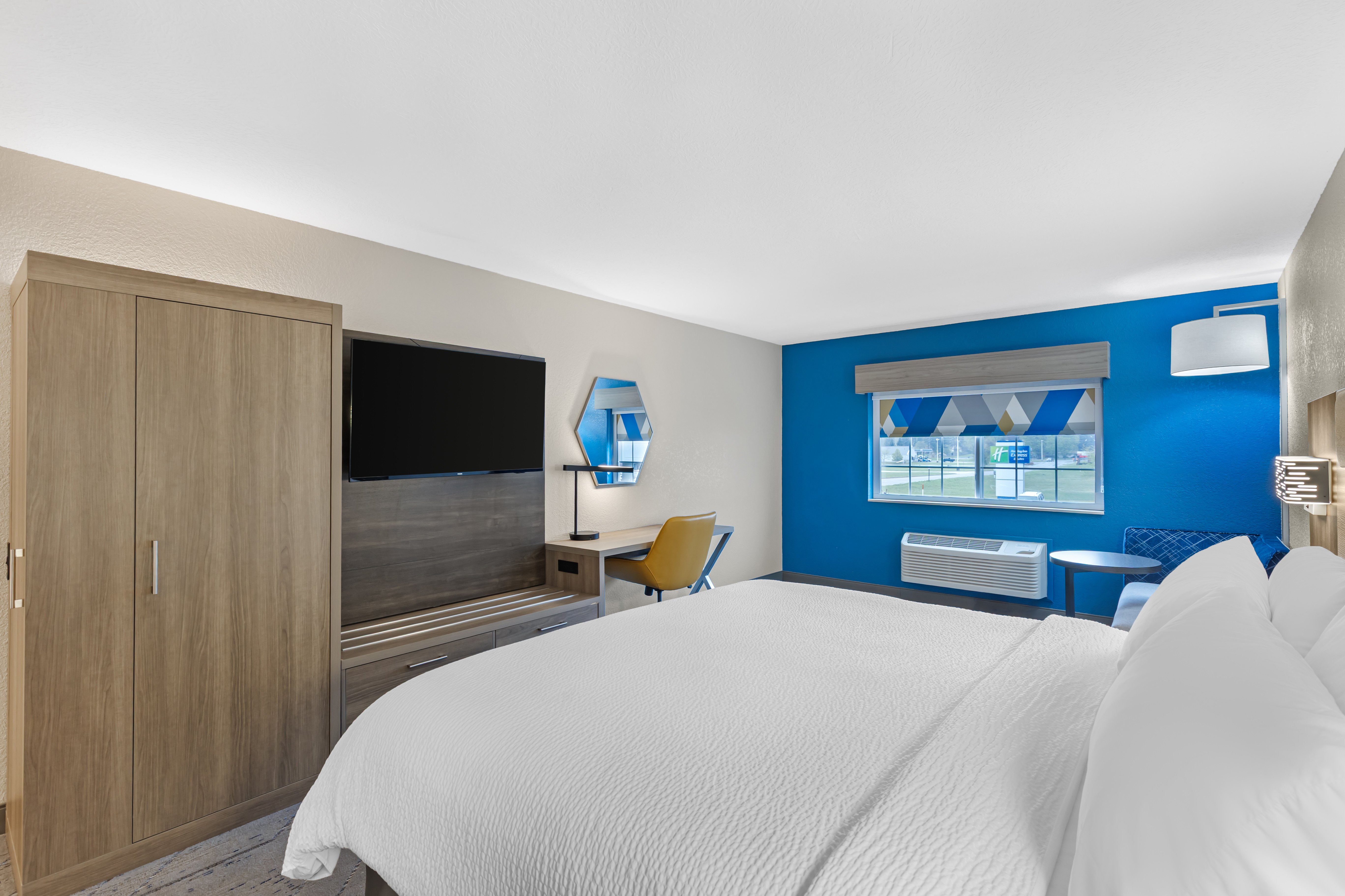 Holiday Inn Express Hotel Suites Charlotte 14/44