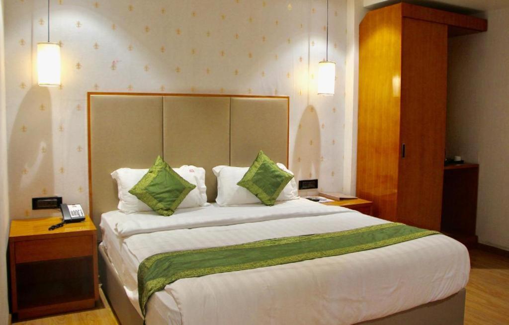Hotel Reva Regency 8/38
