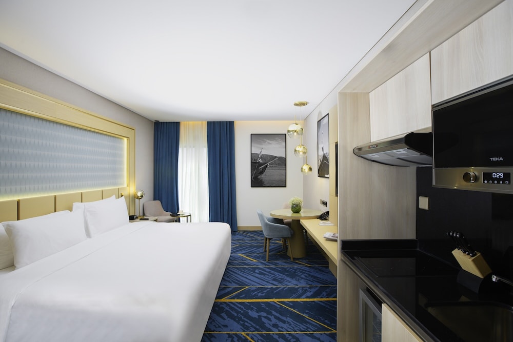 Maani Muscat Hotel & Suites 17/59