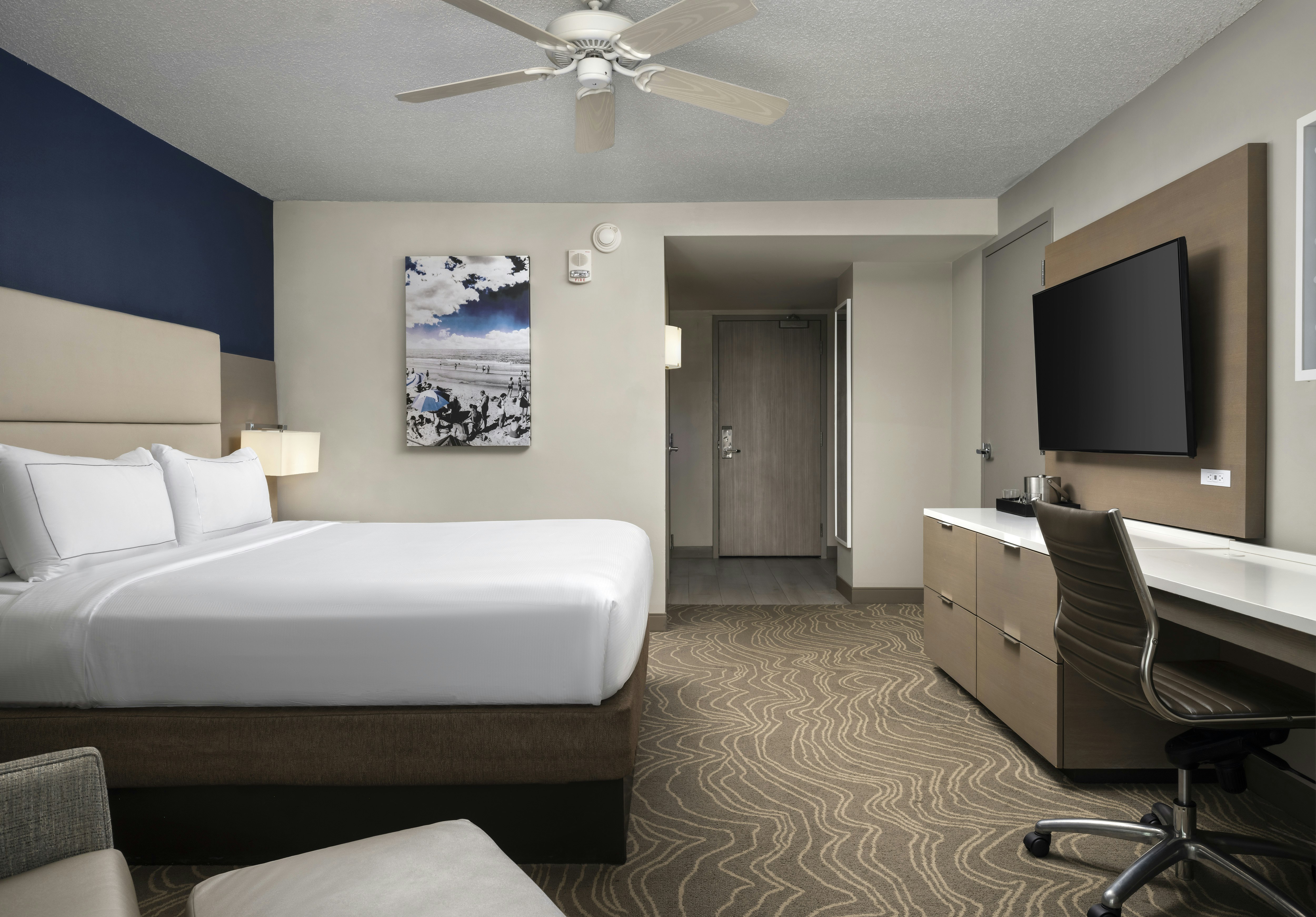 ROOM, KING BED, CITY VIEW