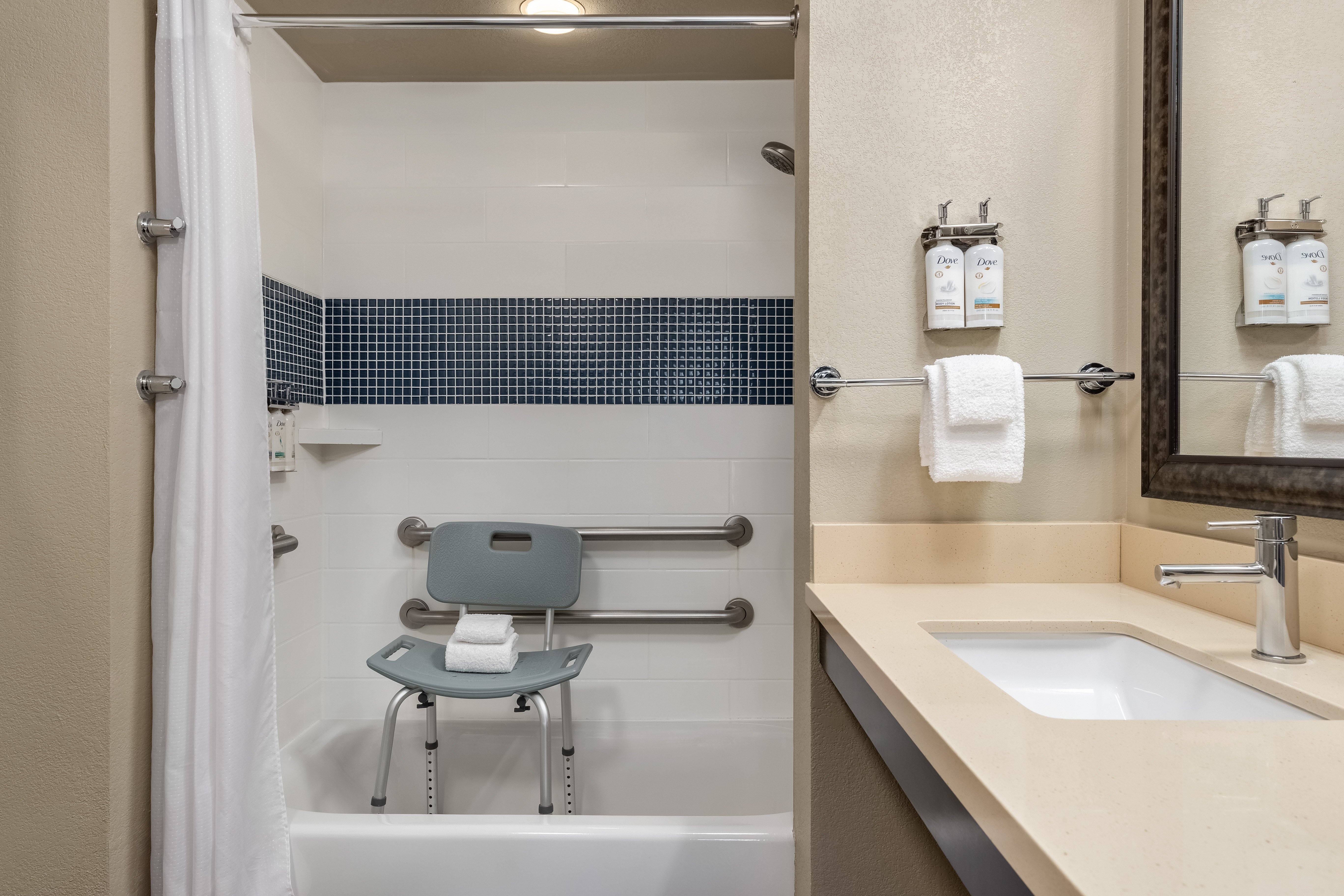 STAYBRIDGE SUITES CHANTILLY - DULLES AIRPORT 71/73