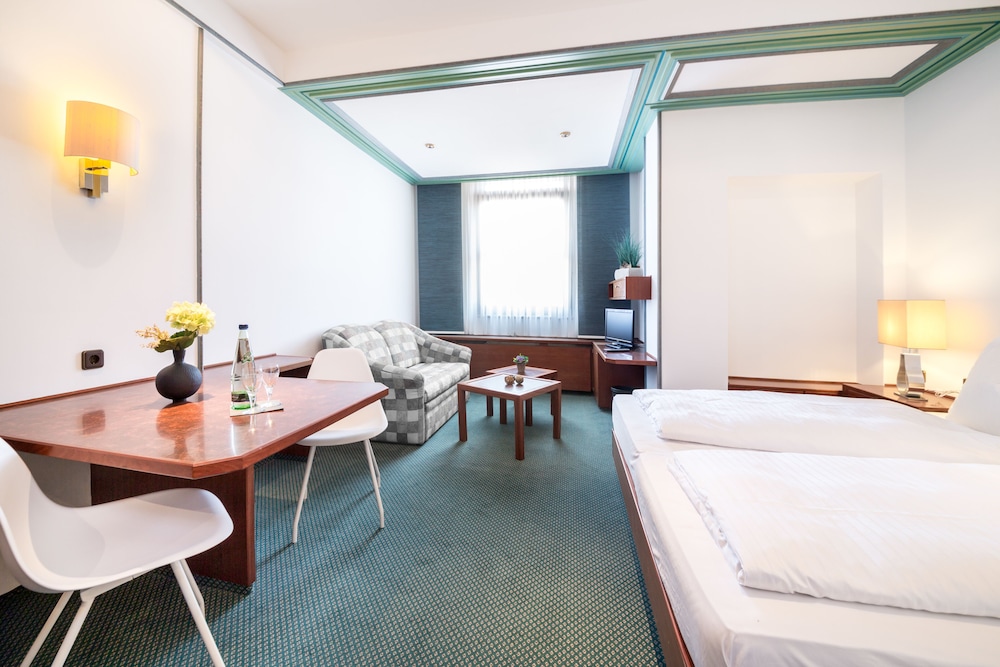 Best Living Hotel Arotel 36/67