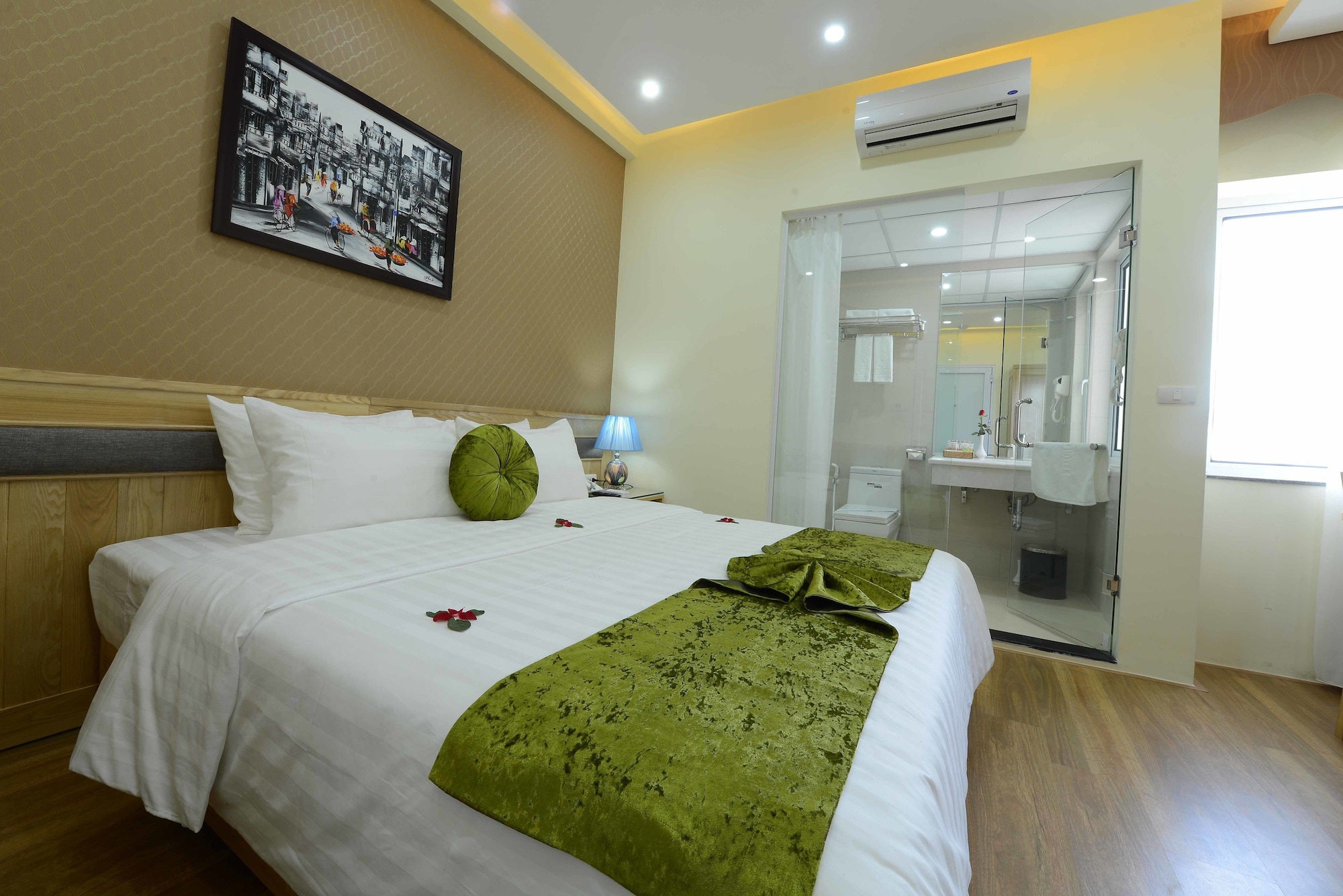 Deluxe, Double Bed