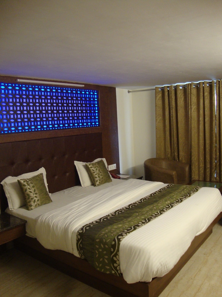 HOTEL HAMERS INTERNATIONAL 10/49