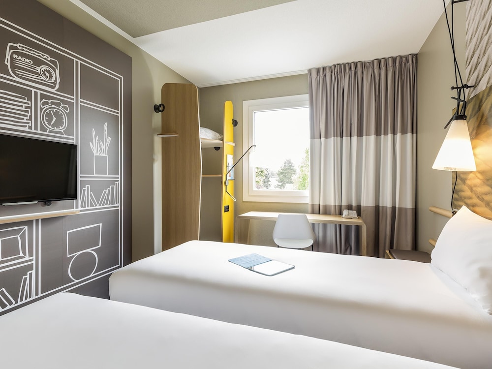 IBIS GENEVE AEROPORT 27/66