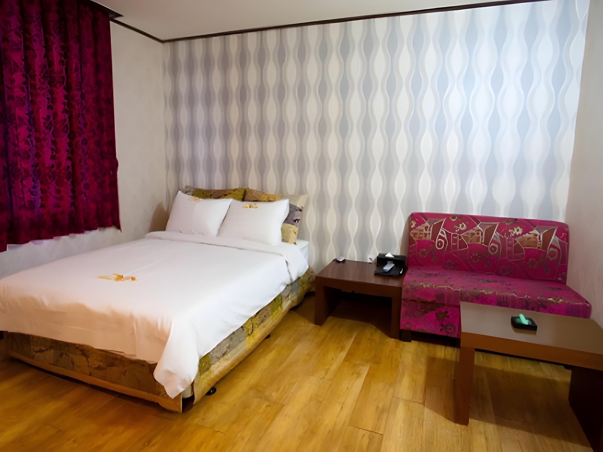 High Valley Hotel 15/24