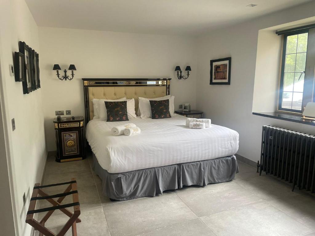 Classic, House, Double or Twin Bed