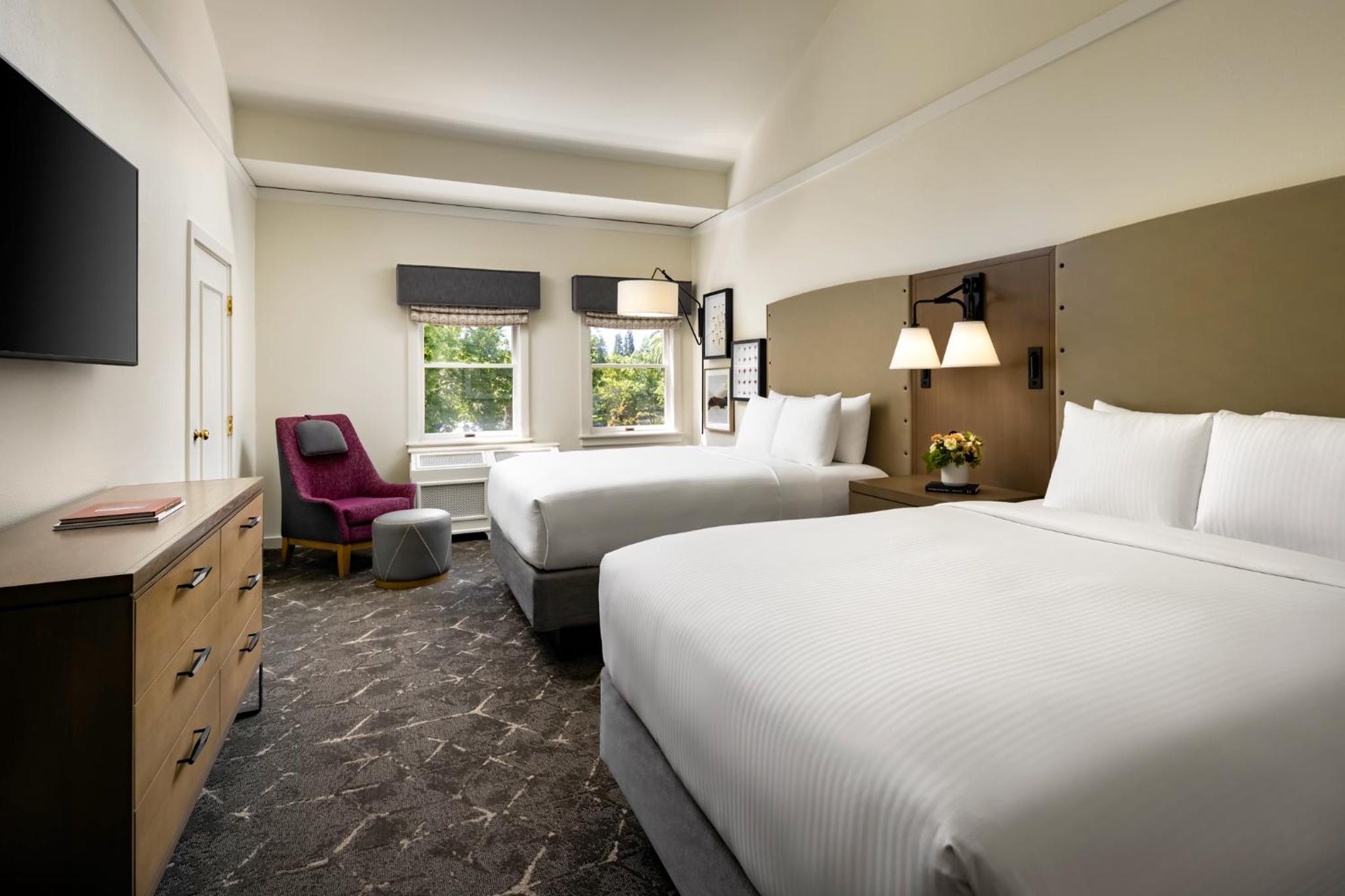 Deluxe, 2 Queen Beds, Garden View