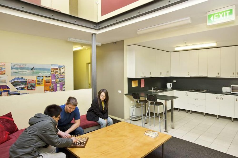 Cambridge Lodge Hostel Backpacker 32/46