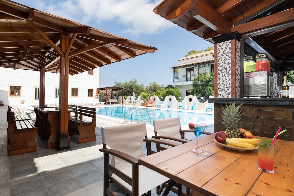 Lefkimi Hotel 48/53