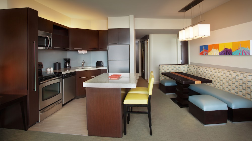 Bay Lake Tower at Disneys Contemporary Resort 27/39