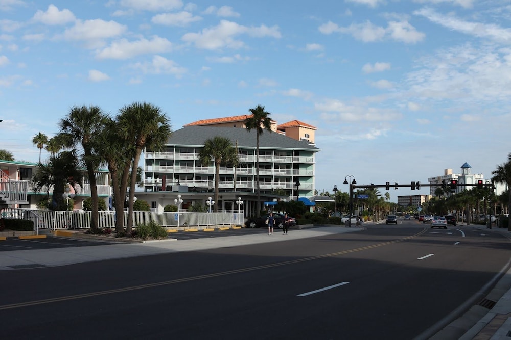 Clearwater Beach Hotel 6/50