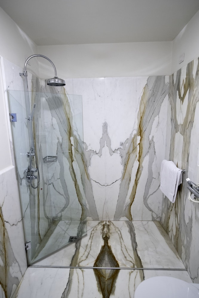 Albergo Pietrasanta 31/66