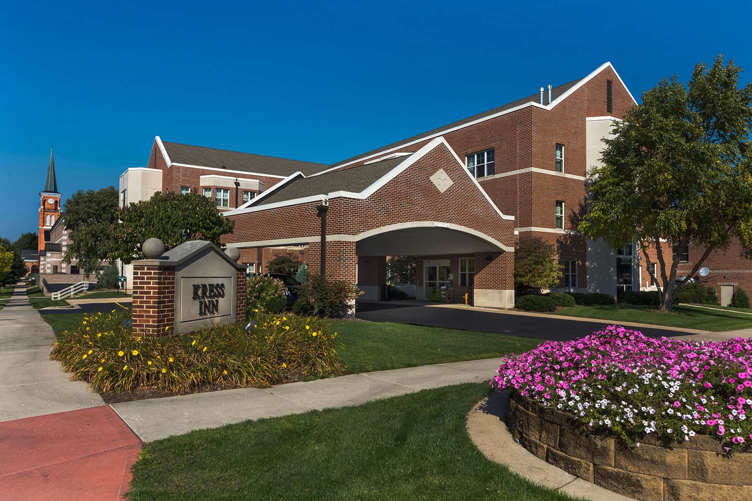 Kress Inn Ascend Hotel Collection 53/54