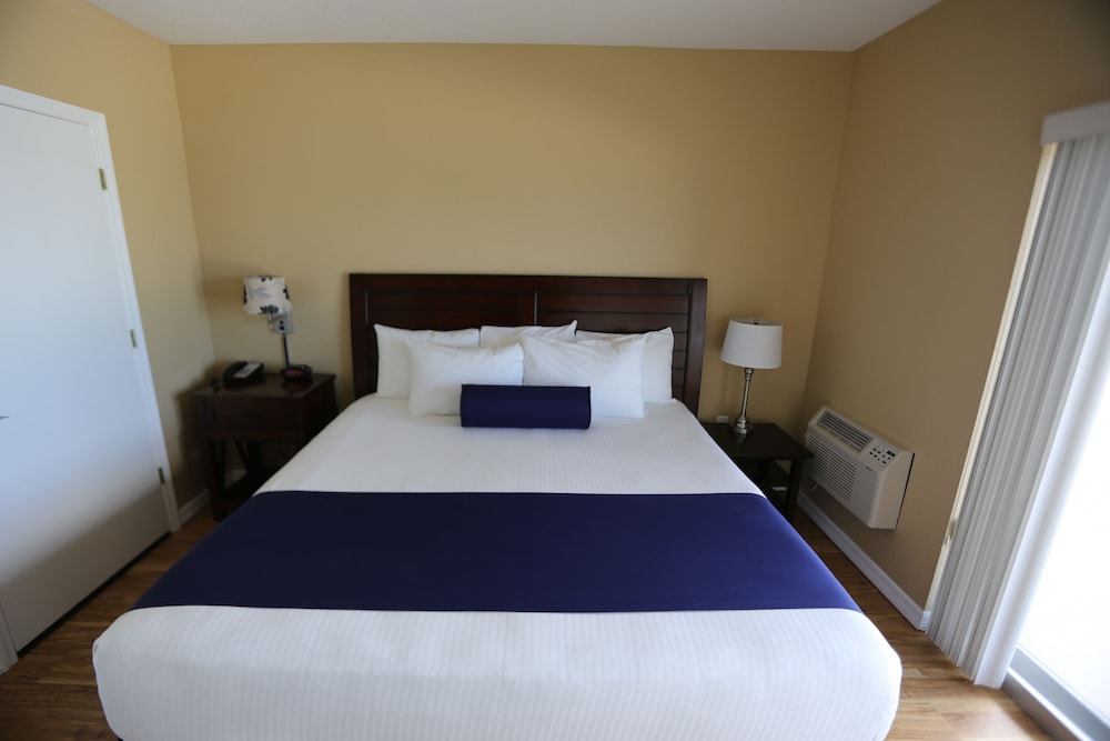 Shoreline Island Resort Exclusively Adult 10/50