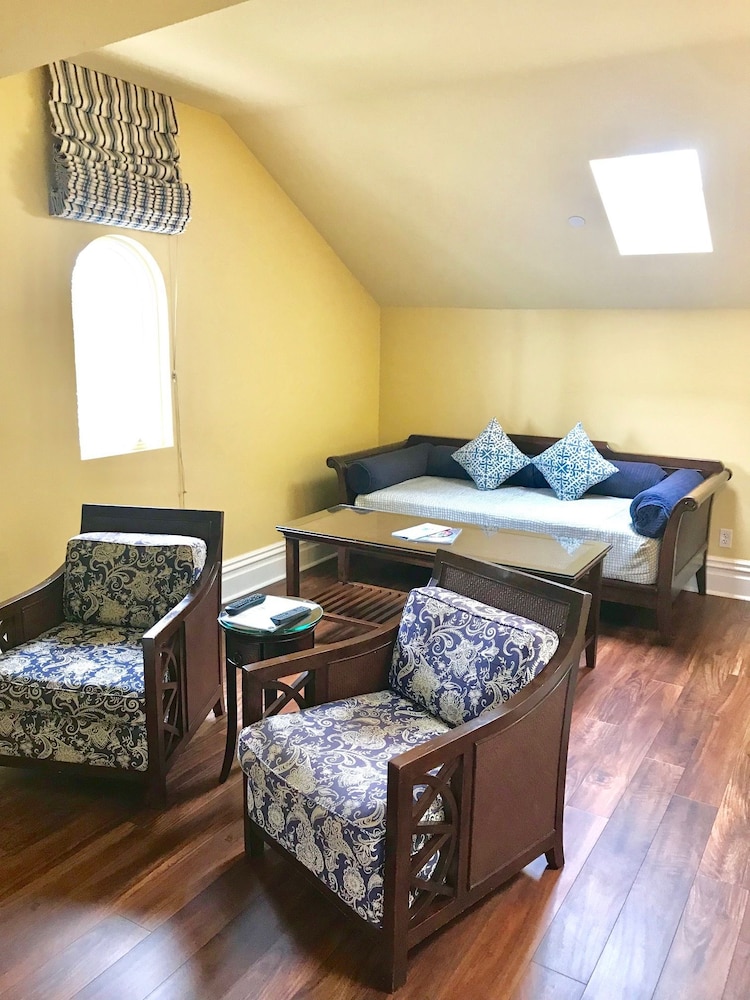 West Cliff Inn - A Four Sisters Inn 49/59