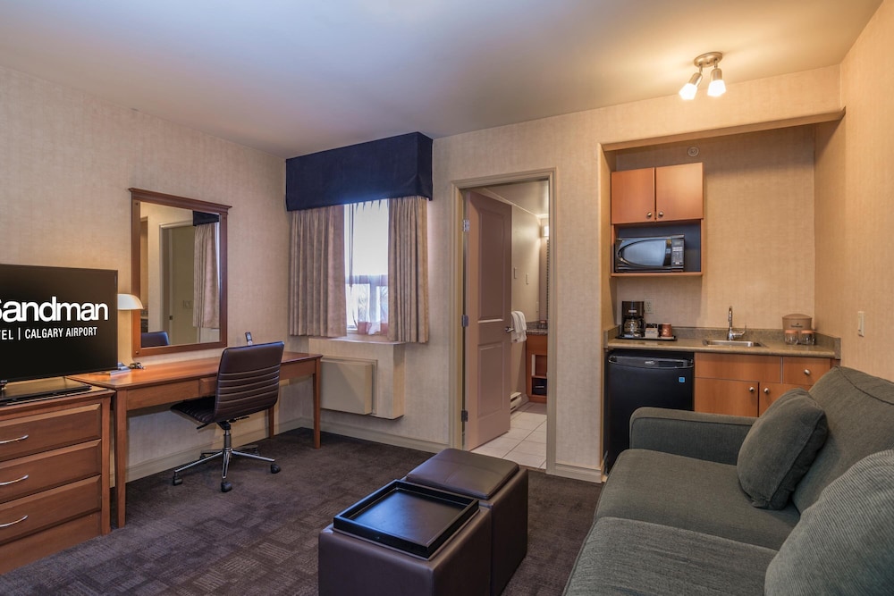 Sandman Hotel Calgary Airport 32/48
