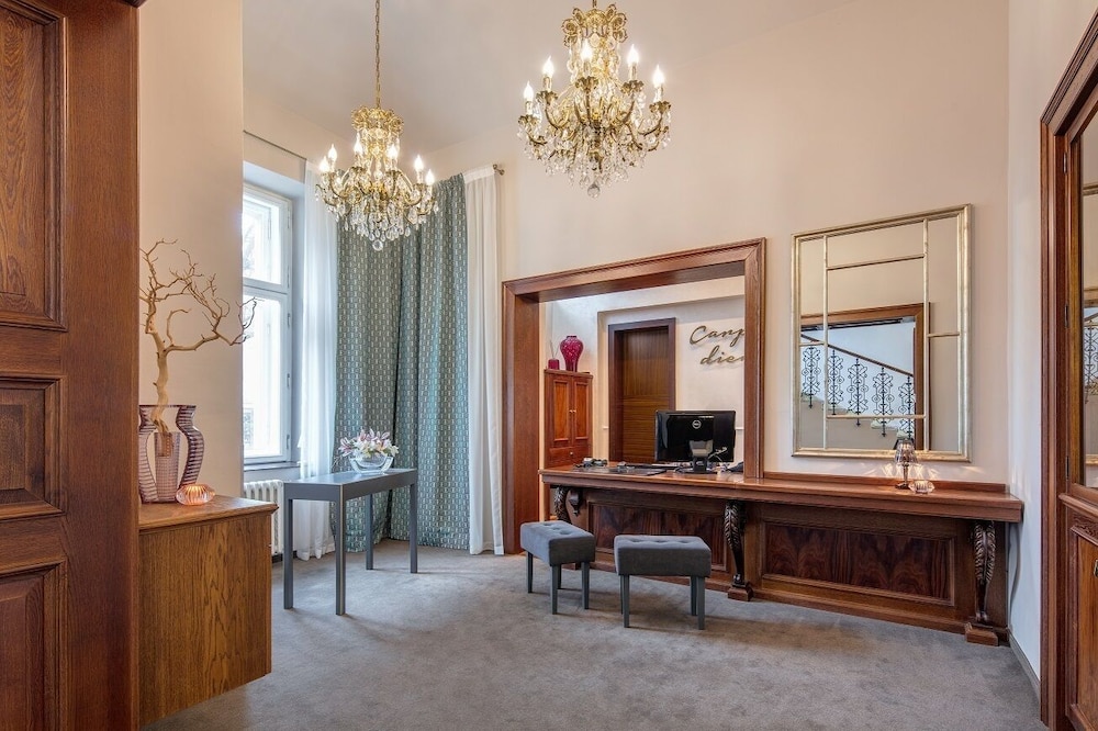 Boutique Hotel Klarov 5/72