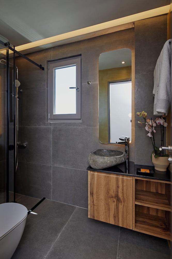 Myst Boutique Hotel Santorini 76/77