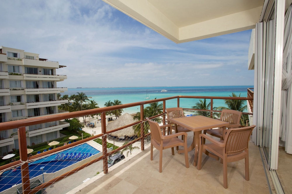 Ixchel Beach Hotel 5/50