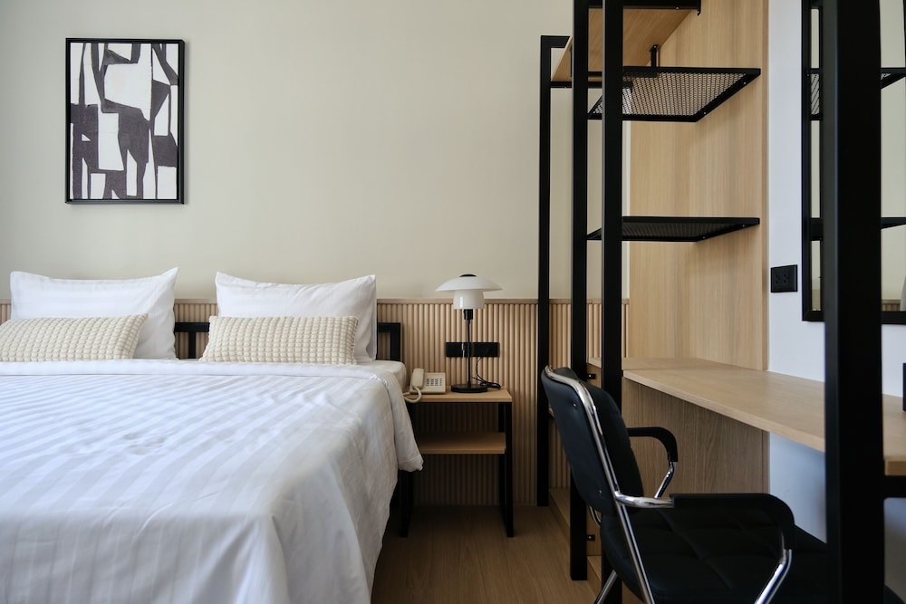 STANDARD, KING BED
