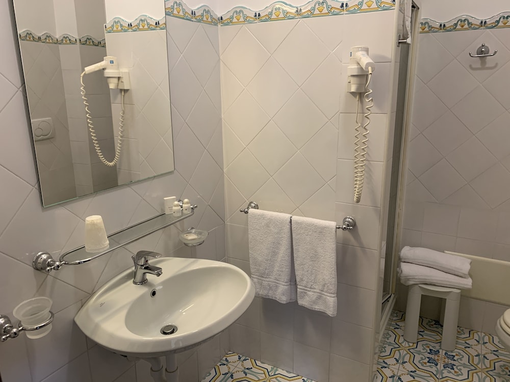 Panoramic, Suite, 2 Double and Twin Beds