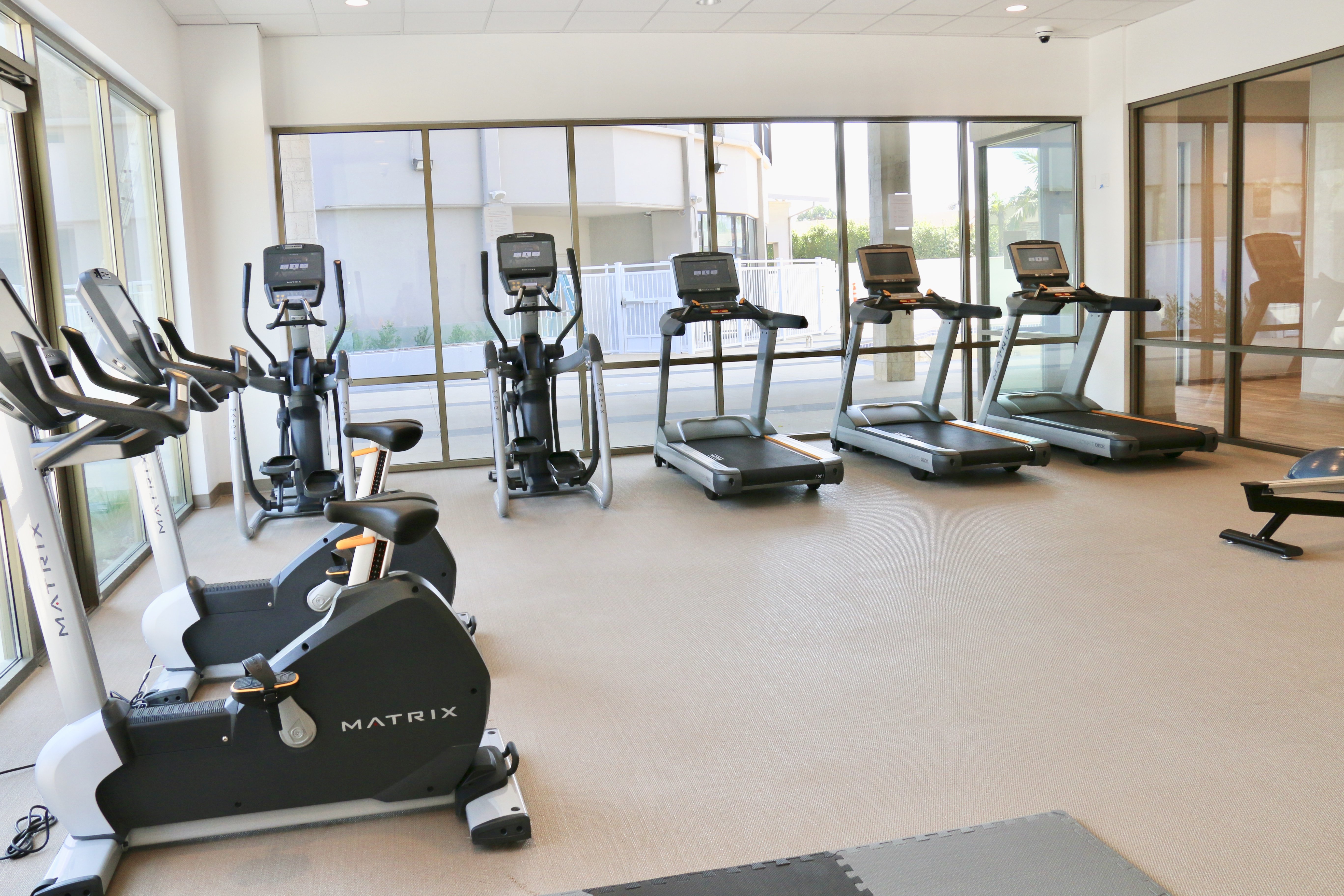 Staybridge Suites Long Beach Airport 24/50