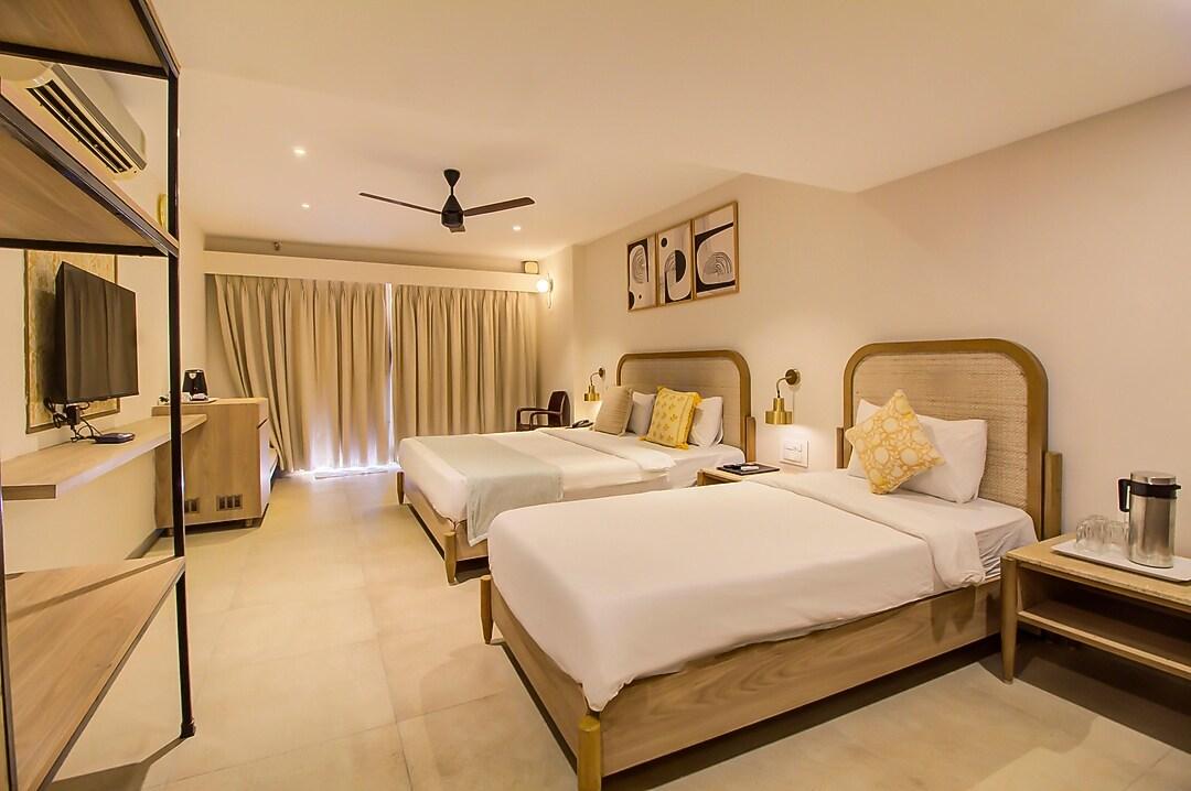 BHARAT HOTEL 23/47