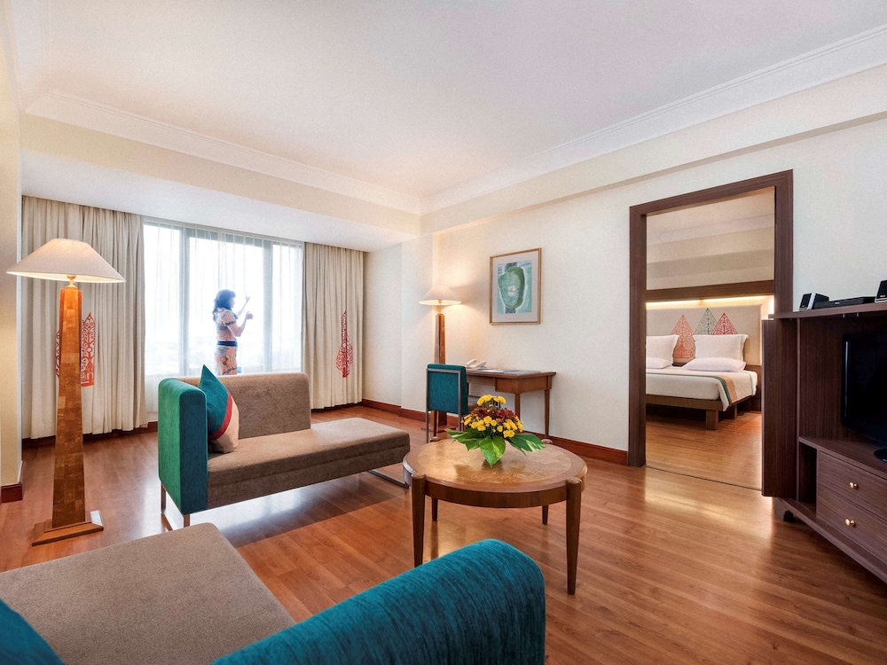 NOVOTEL SOLO 42/64
