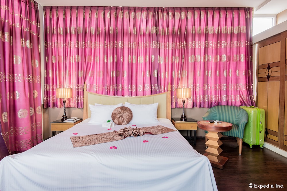 Golden Sun Villa Hotel 39/73