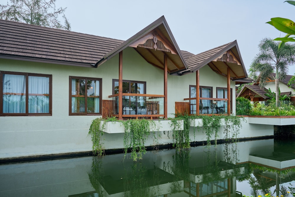 Gokulam Grand Resort and Spa Kumarakom 40/50