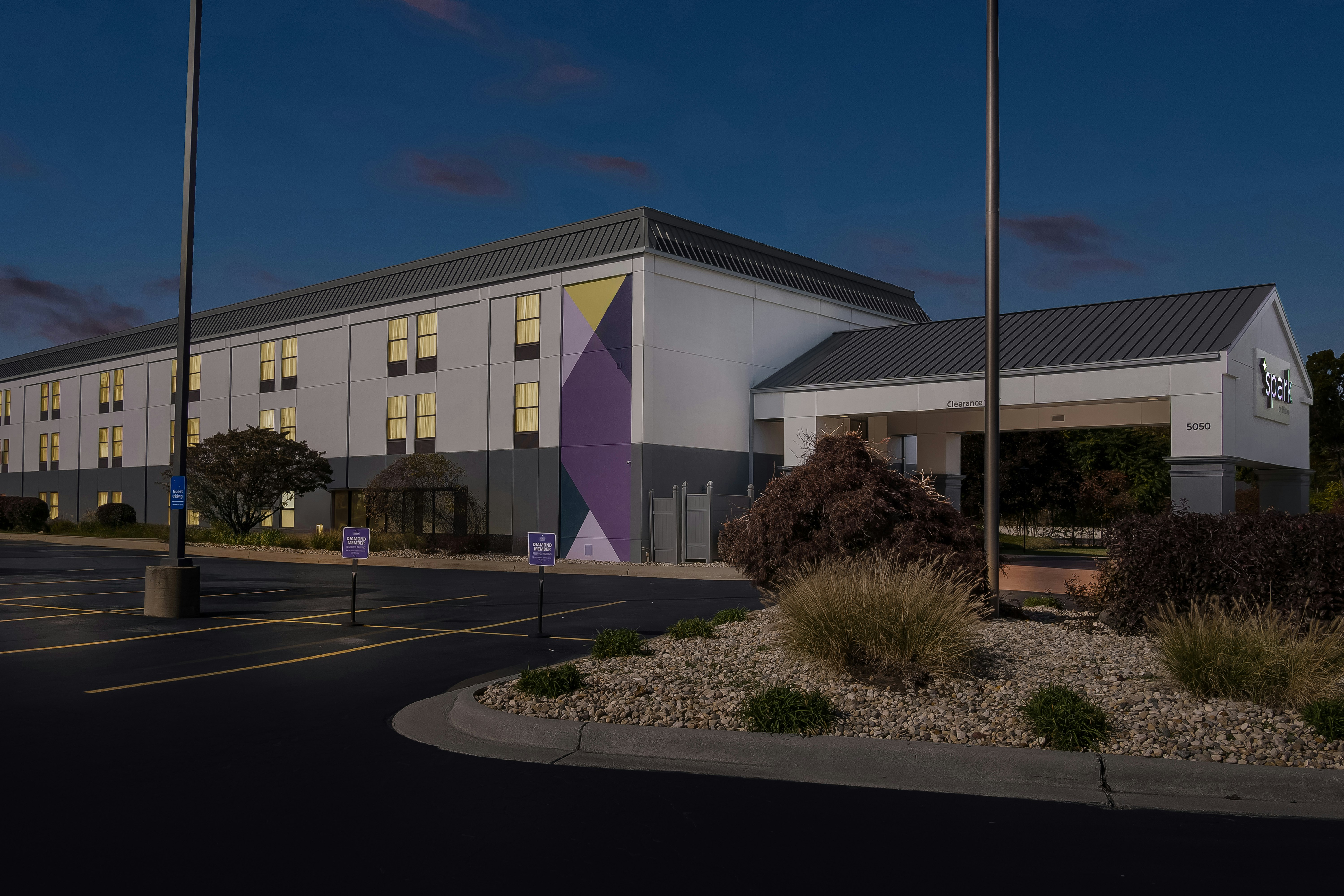 Spark by Hilton Stevensville 20/20