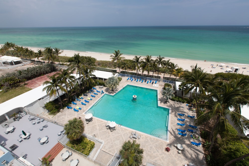 Sherry Frontenac Oceanfront Hotel 46/49