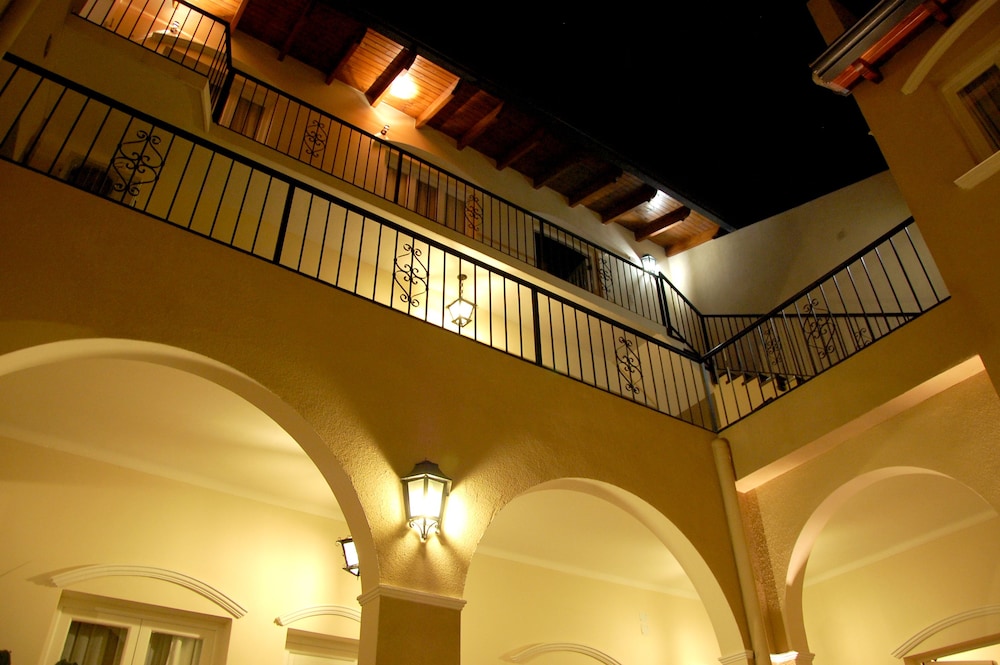 Delvino Boutique Hotel 31/56