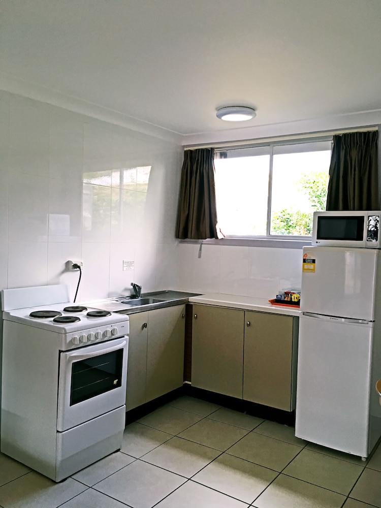 Apollo Motel Biloela 8/68