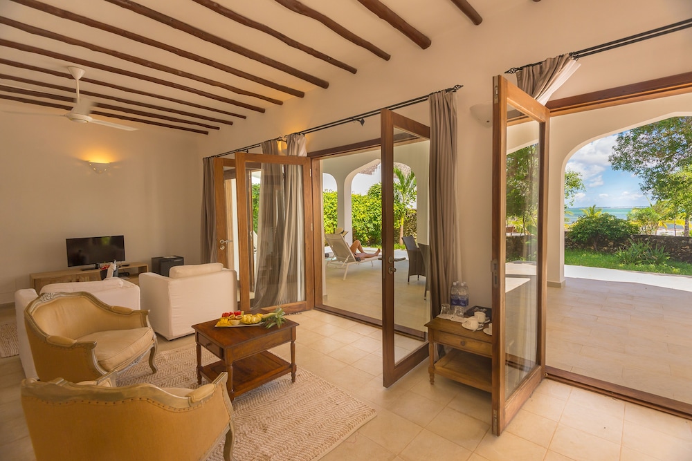 Kono Kono Beach Resort 46/73