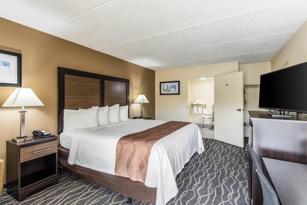 Quality Inn Forest City, NC 31/59