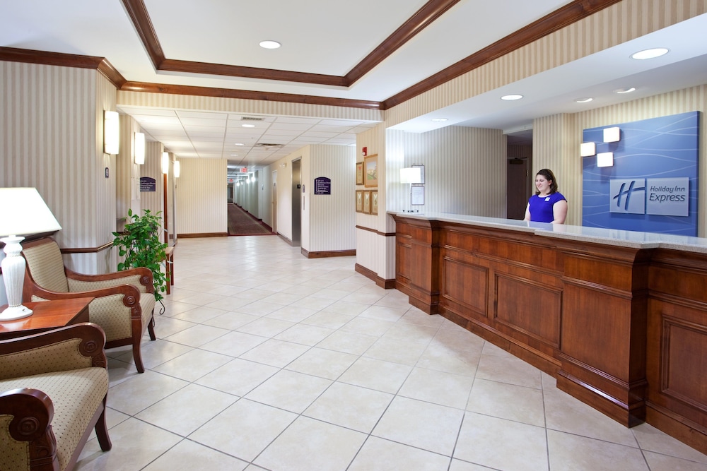 Holiday Inn Express Hotel And Suites Marion 6/68