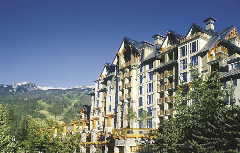 Pan Pacific Whistler Village Centre 4/59