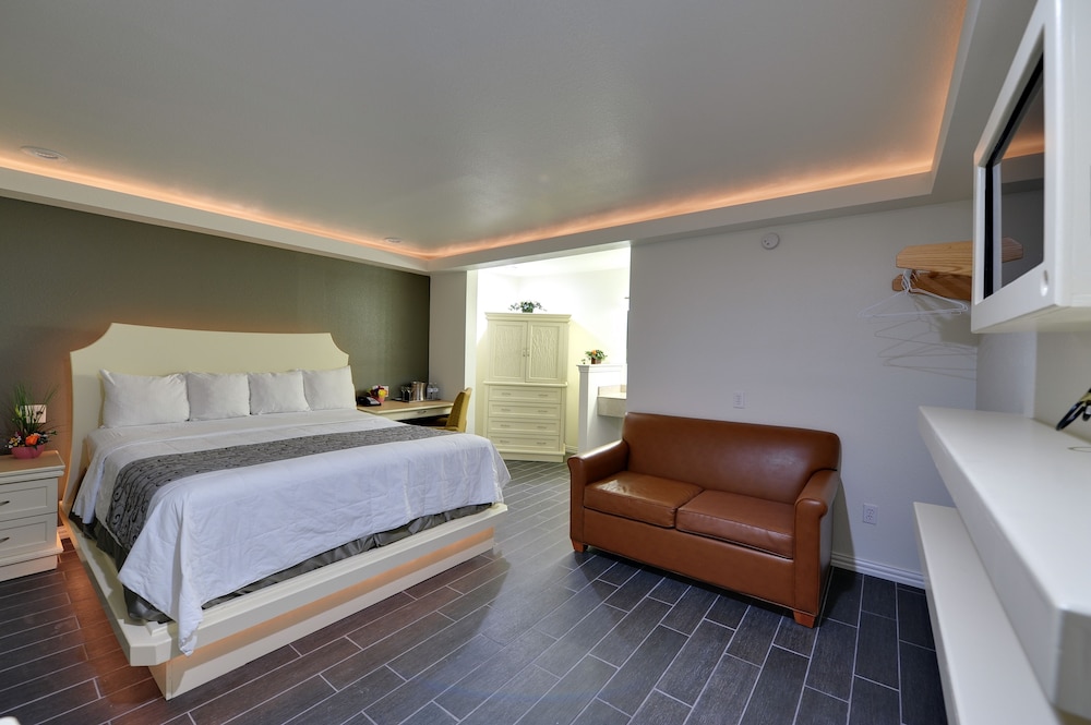 Romantic Inn Suites 21/43